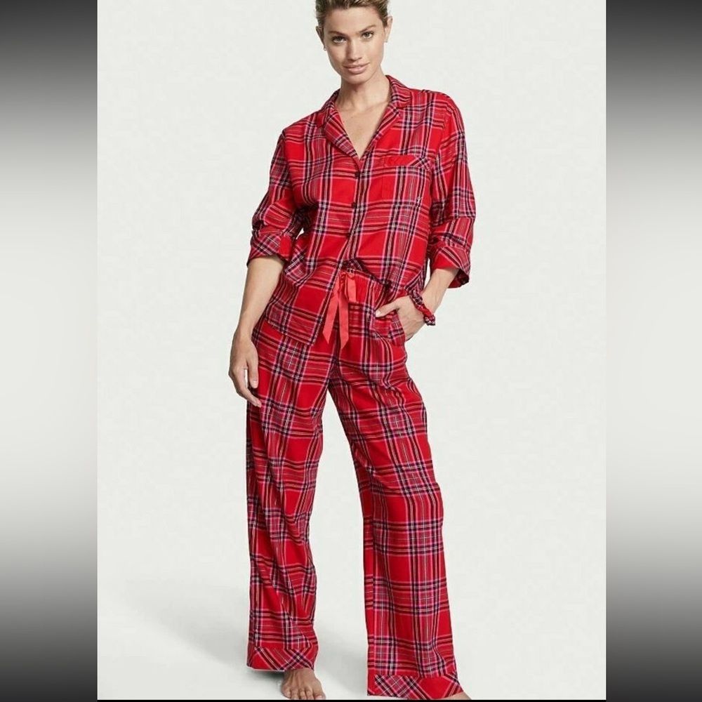NWOT Victoria’s Secret Flannel Long Pajama Set